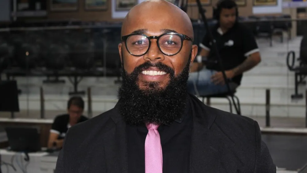 Alípio Santos pleiteia instalação de semáforo e limpeza de vias públicas