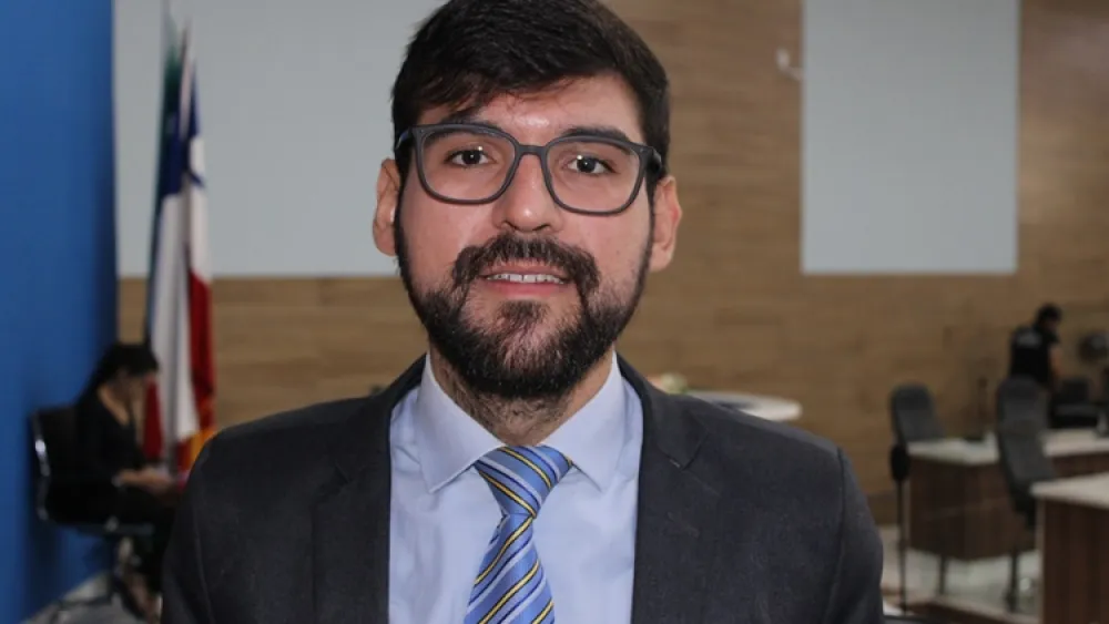 João Vasconcelos busca serviços de patrolamento e concerto da estrada na região de Ubiraçaba