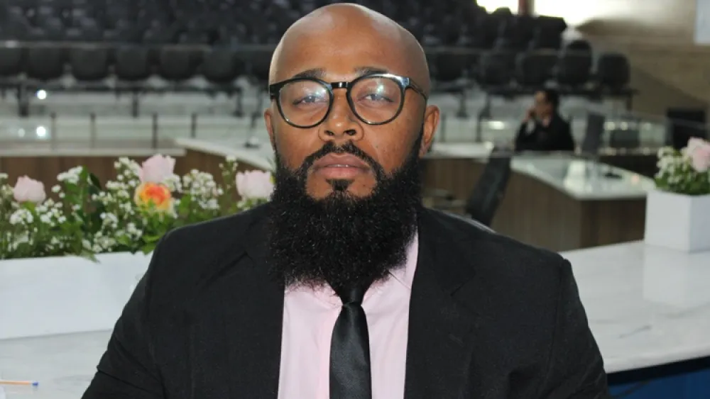 Alípio Santos requer realização de campanha de conscientização sobre a coleta e descarte do lixo residencial