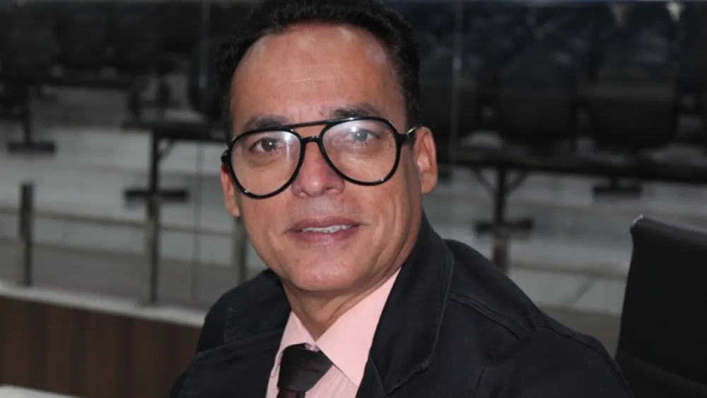 Santinho propõe restauração de passeio central na Centenário e construção de rotatória na João Paulo