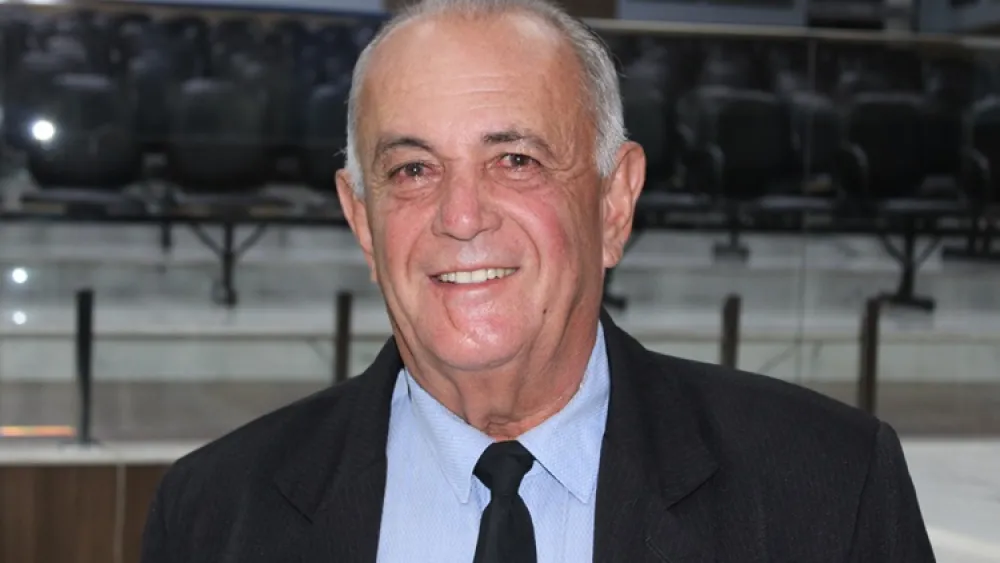 Glaudson indica recapeamento e complementação asfáltica no Bela Ville e troca de lâmpadas na zona rural