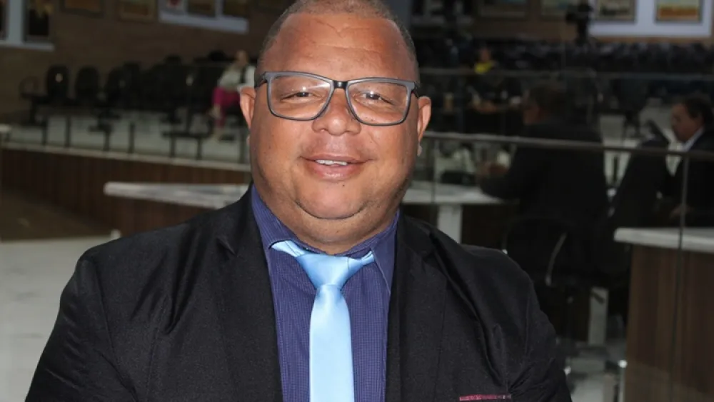 Vanderlei Boca recomenda construção de ponte no Esconso e recapeamento asfáltico na Princesa Leopoldina