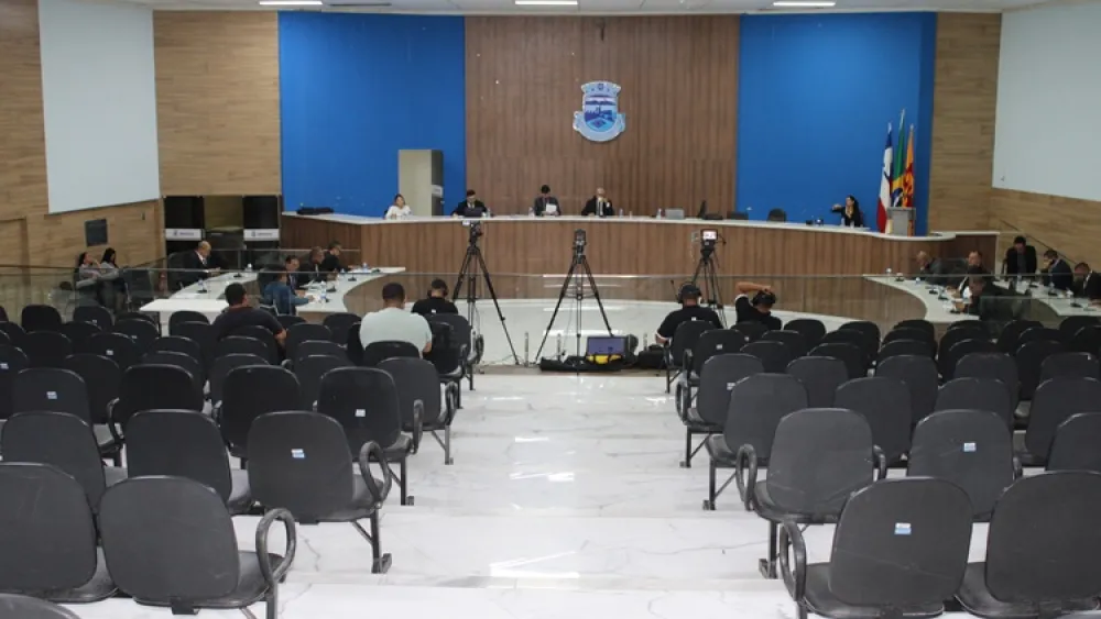 Câmara de Brumado vota reajuste de 7,4% para professores municipais