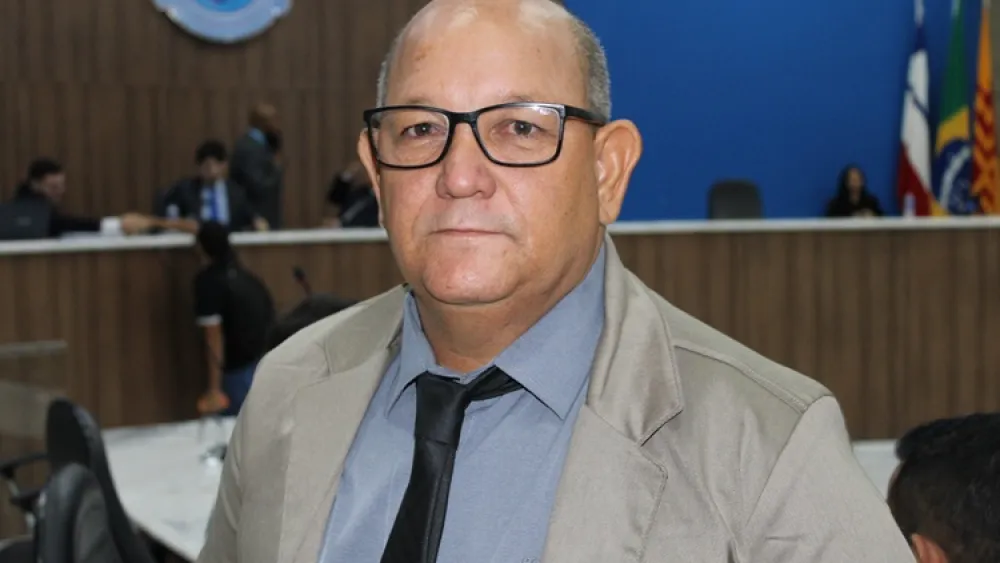 Vadim Garrincha indica construção de praça pública no Bairro Olhos D'água