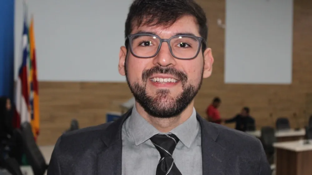 João Vasconcelos sugere concessão de Títulos de Cidadão Brumadense aos Padres Marcus Vinícius e Alessandro Alves