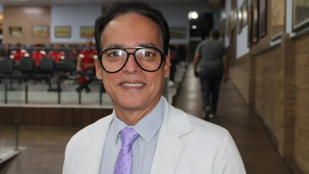 Santinho requer Moção de Aplausos à Escola Cívico Militar Idalina Azevedo Lobo