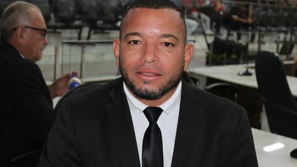 Harley Lopes busca concessão do Título de Cidadão Brumadense a Henrique Moreira Rocha