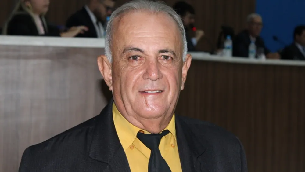 Glaudson busca concessão do Título de Cidadão Brumadense a Manoel Francisco Xavier Neto