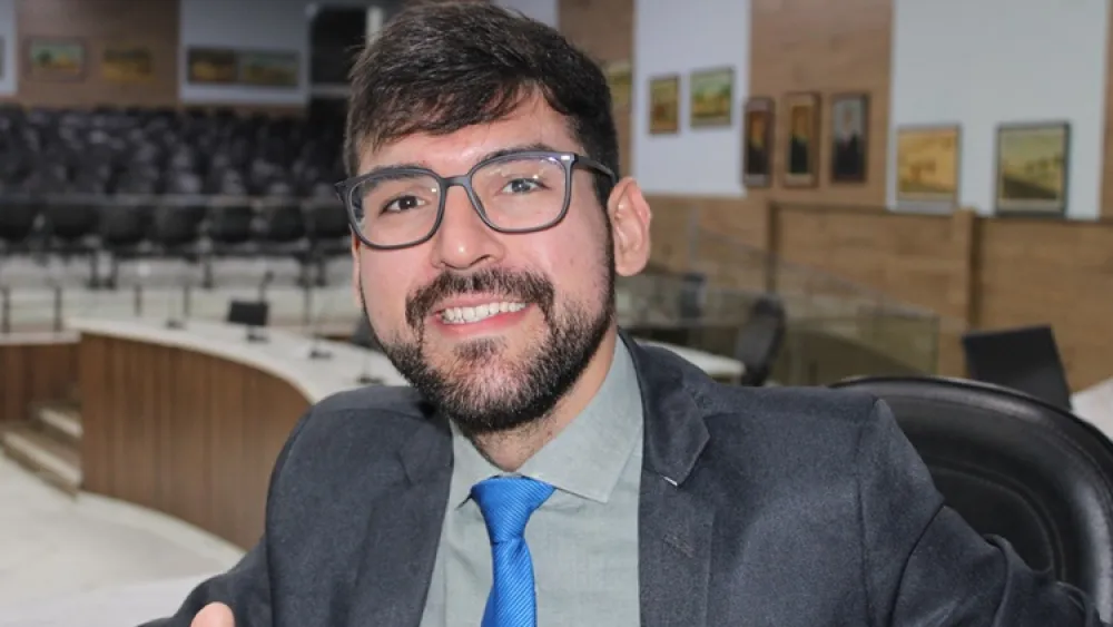 João Vasconcelos cobra benefícios para comunidades de Ubiraçaba e Samambaia