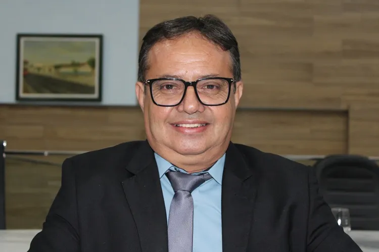 Miro Silveira indica realização de reparo e/ou pavimentação na Rua Rita Sofia Pereira