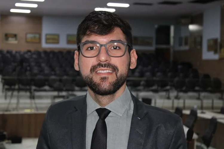 João Vasconcelos pleiteia construção de praças em comunidades do Distrito de Ubiraçaba