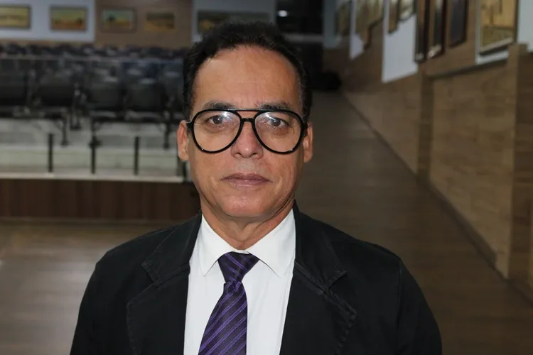 Santinho sugere implantação de uma Defensoria Pública da União (DPU) em Brumado