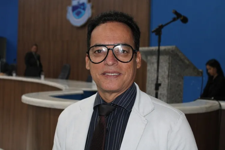 Santinho requer construção de galerias pluviais em pontos críticos e recapeamento asfáltico