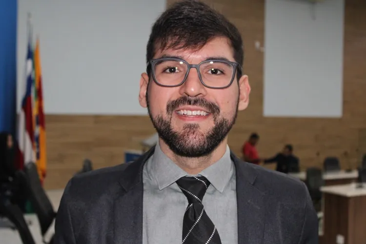 João Vasconcelos sugere concessão de Títulos de Cidadão Brumadense aos Padres Marcus Vinícius e Alessandro Alves