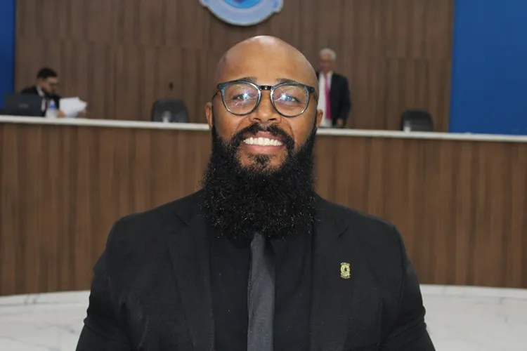 Alípio Santos sugere instalação de semáforo no cruzamento entre a Avenida Dr. Guilherme Dias e a Rua Deolino de Carvalho