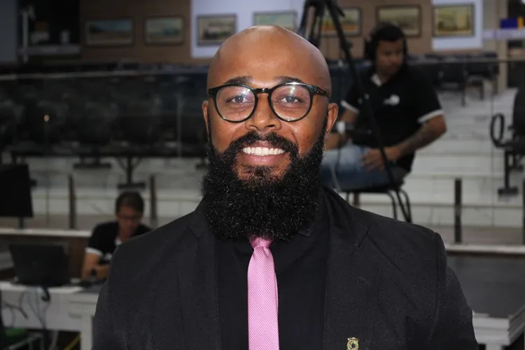 Alípio Santos pleiteia instalação de semáforo e limpeza de vias públicas