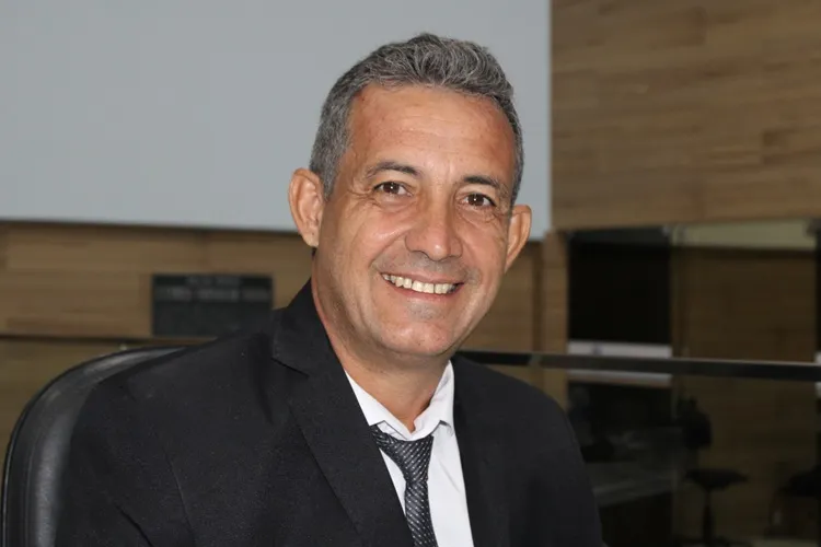 Aroldo Meira sugere instalação de pontos de wi-fi gratuito em praças públicas dos distritos rurais