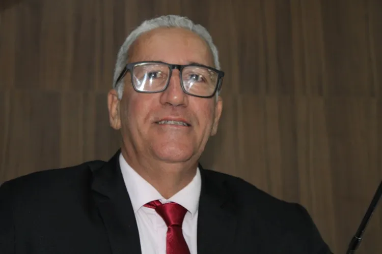 Rubens Araújo propõe concessão de Título de Cidadão Brumadense a José Carlos Souto de Castro Filho