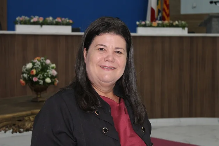 Verimar Meira indica limpeza no cemitério da comunidade de Umburanas