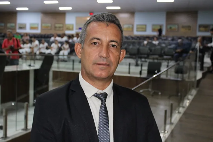 Aroldo Meira sugere realização de ações educativas sobre segurança e conscientização no trânsito