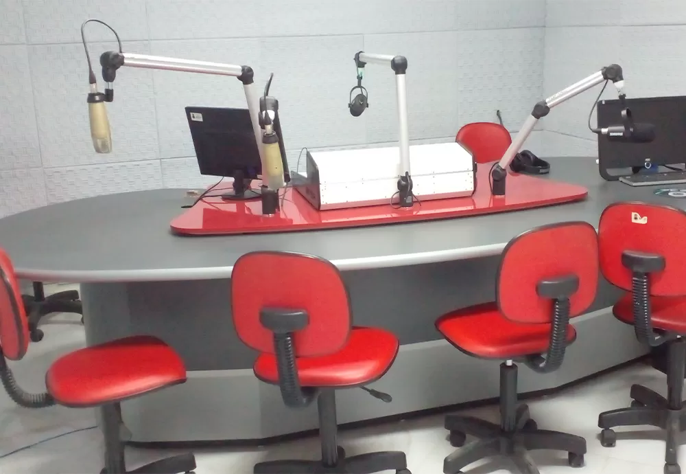 Rádio Câmara FM 103,3 em Brumado, faz últimos ajustes para receber Outorga
