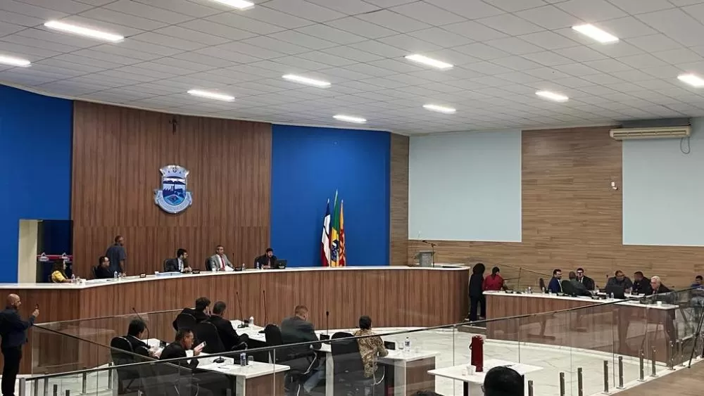 Na 38º Sessão Ordinária da Câmara Municipal de Vereadores de Brumado, realizada nesta segunda-feira, 6 de novembro de 2023, os vereadores aprovaram diferentes textos apresentados.